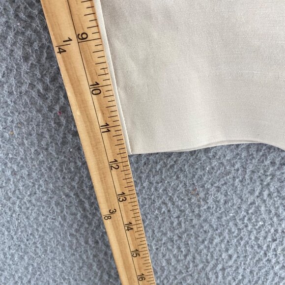 Chicos Shorts Womens 0.5 US 6 Ivory Chino Bermuda Stretch Pocket Everyday Casual - Picture 10 of 12